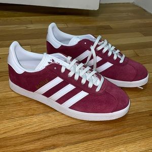 Adidas gazelle in collegiate burgundy - NWT